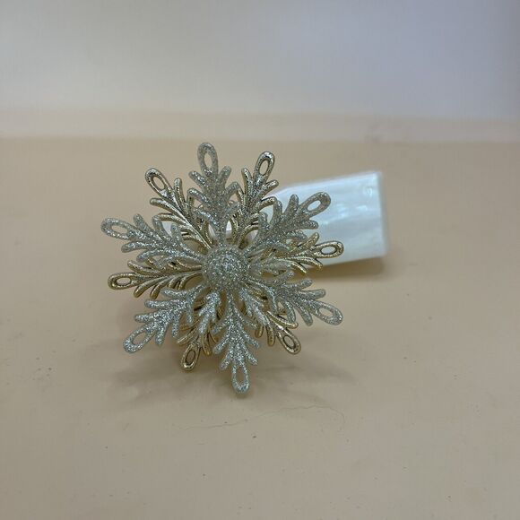 Bath & Body Works Wallflower Bundle Snowflake Bell Poinsettia Winter 5 Plugs - Picture 2 of 6